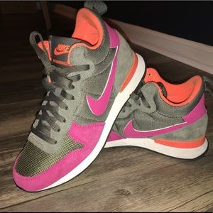 Nike Internationalist Mid - Green/Pink/Orange